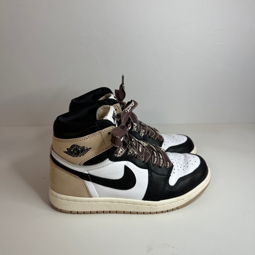 Nike Air Jordan 1 Retro High OG "Latte" Hermes Laces